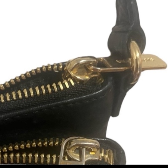 Michael Kors, MK Fulton, Black Pebbled Leather Crossbody Bag - Picture 13 of 16